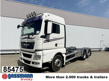 Kamion sa golom šasijom i zatvorenom kabinom MAN TGX 28.440