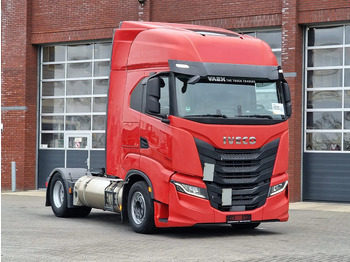 Tegljač IVECO S-WAY