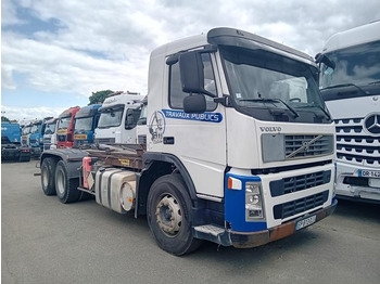 Kamion sa hidrauličnom kukom VOLVO FM 400