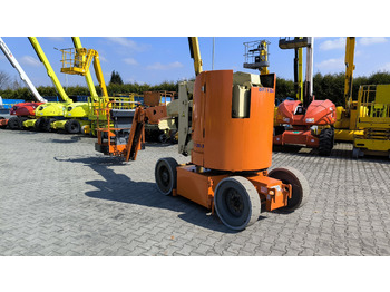 Zglobna platforma JLG