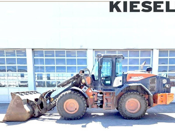 Utovarivač točkaš HITACHI ZW180