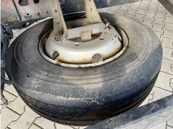 Kamion sa tovarnim sandukom, Kamion sa dizalicom MAN 10.224 4x2 / Tirre Faltkran: slika 3