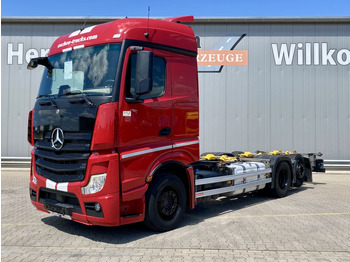 Kamion za prevoz kontejnera/ Kamion sa promenjivim sandukom MERCEDES-BENZ