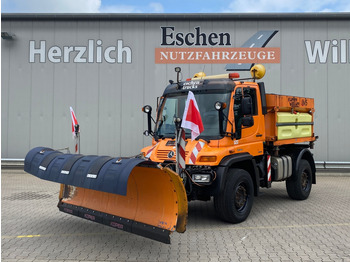 Vozilo za čišćenje snega UNIMOG U500
