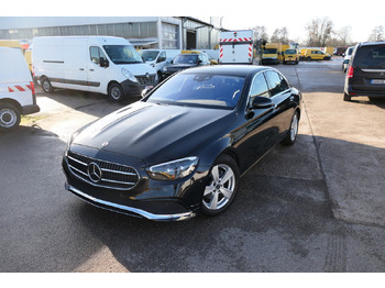 Limuzina MERCEDES-BENZ