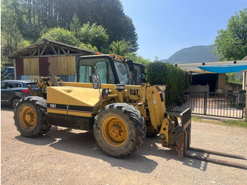 Teleskopski upravljač CATERPILLAR TH
