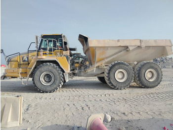 Zglobni kiper KOMATSU HM400