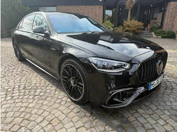 Limuzina MERCEDES-BENZ