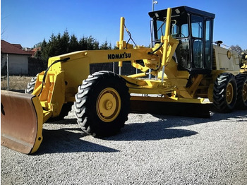 Grejder KOMATSU