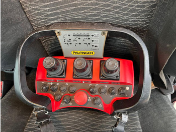 Istovarivač, Kamion sa dizalicom MERCEDES-BENZ Arocs 1845 4x4 HAD 2-Achs Allradkipper Heckkran Funk: slika 3