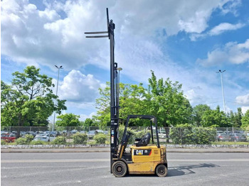 Električni viljuškar Caterpillar EP25KP: slika 5