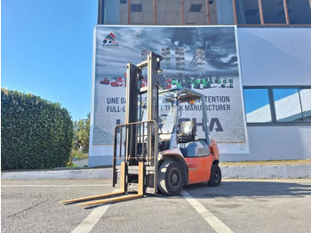 Dizel viljuškar TOYOTA FDF 25
