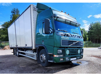 Kamion sa zatvorenim sandukom VOLVO FM12