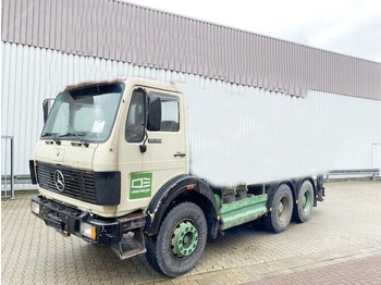 Kamion sa golom šasijom i zatvorenom kabinom MERCEDES-BENZ