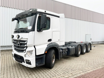 Kamion sa golom šasijom i zatvorenom kabinom MERCEDES-BENZ Actros