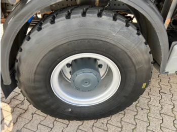 Kamion sa golom šasijom i zatvorenom kabinom Mercedes-Benz Arocs 2045 AK 4x4 Arocs 2045 AK 4x4, GROUNDER: slika 3