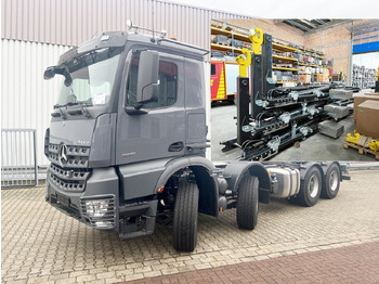 Kamion sa hidrauličnom kukom MERCEDES-BENZ Arocs 3251