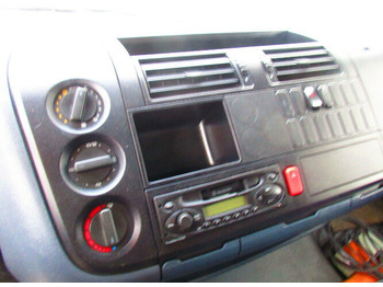 Kamion sa zatvorenim sandukom Mercedes-Benz Atego 815 4x2: slika 3 Kamion sa zatvorenim sandukom Mercedes-Benz Atego 815 4x2: slika 3