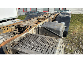 Kamion sa golom šasijom i zatvorenom kabinom Mercedes-Benz Axor 2629 K 6x4 Axor 2629 K 6x4, PTO, Steel, Manual, 6-Zylinder: slika 2