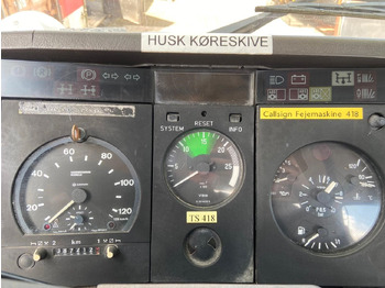 Kamion sa hidrauličnom kukom Mercedes-Benz SK II 2631 6x4 SK II 2631 6x4, Winterdienstausstattung: slika 3
