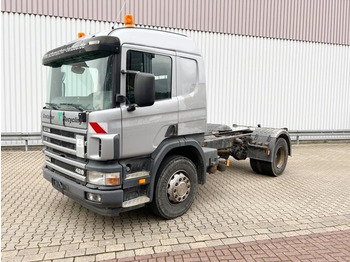 Kamion sa golom šasijom i zatvorenom kabinom SCANIA 124