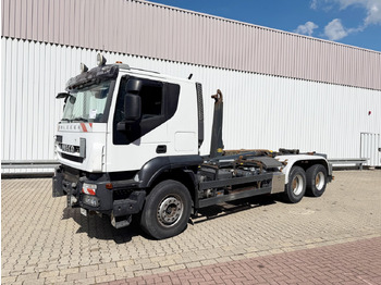 Kamion sa hidrauličnom kukom