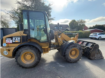 CAT 908 H 2 CAT 908 H 2: slika 4 CAT 908 H 2 CAT 908 H 2: slika 4