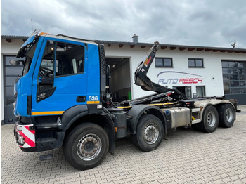 Kamion sa hidrauličnom kukom IVECO X-WAY