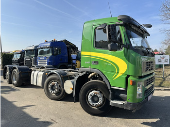 Kamion sa golom šasijom i zatvorenom kabinom VOLVO FM 340