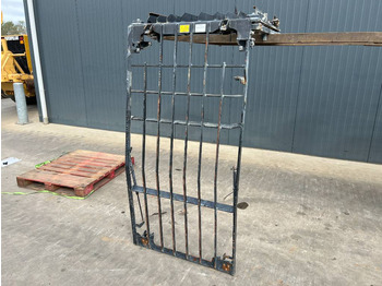 Kabina i enterijer CATERPILLAR