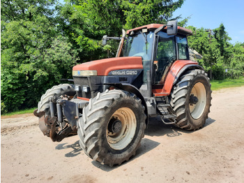 Traktor NEW HOLLAND