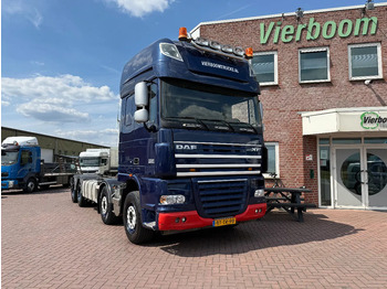 Kamion sa golom šasijom i zatvorenom kabinom DAF XF 105 510