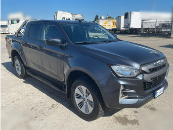 Pikap ISUZU