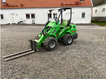 Utovarivač točkaš AVANT