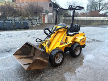 Utovarivač točkaš AVANT