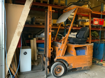 Oprema za rukovanje materijalima STILL