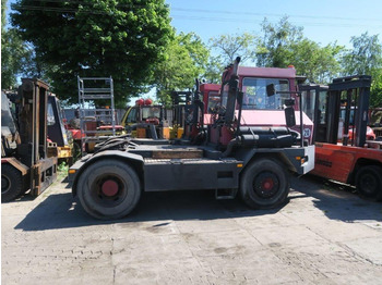 Terminalni traktor TERBERG