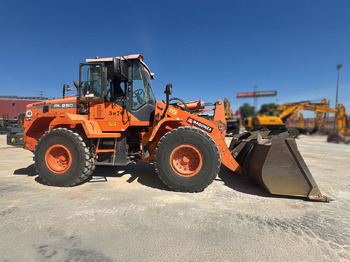 Utovarivač točkaš DOOSAN DL250