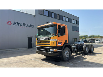 Kamion sa golom šasijom i zatvorenom kabinom SCANIA 94