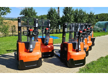 Toyota SWE 200D Toyota SWE 200D: slika 2 Toyota SWE 200D Toyota SWE 200D: slika 2