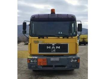 Kamion cisterna MAN 19.403