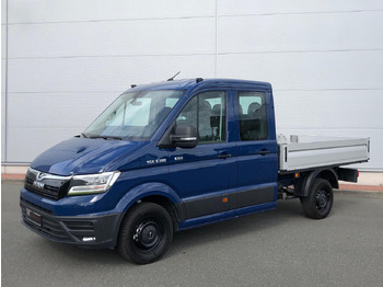 Automobil