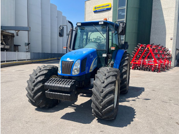 Traktor NEW HOLLAND TL100