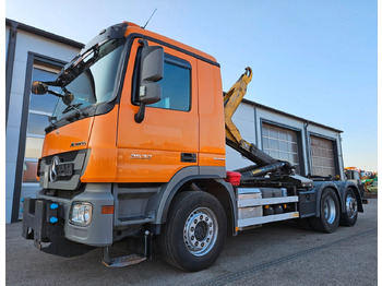Kamion sa hidrauličnom kukom MERCEDES-BENZ Actros 2532