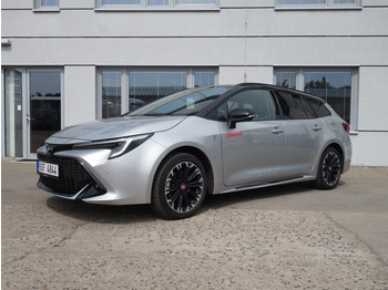 Automobil TOYOTA