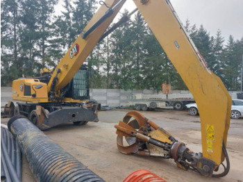 Bager točkaš CATERPILLAR