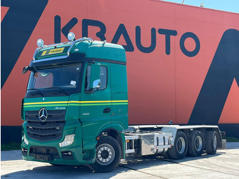 Kamion sa golom šasijom i zatvorenom kabinom MERCEDES-BENZ Actros