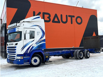 Kamion sa golom šasijom i zatvorenom kabinom SCANIA G 360