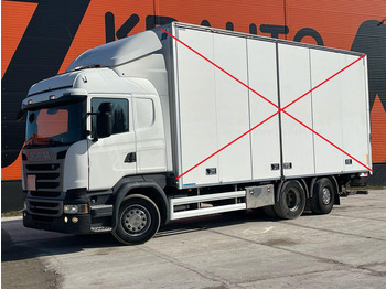 Kamion sa golom šasijom i zatvorenom kabinom SCANIA R 490