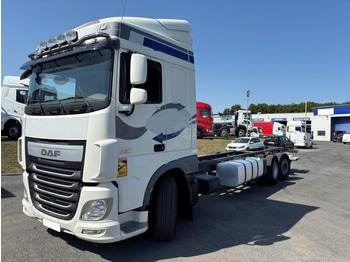Kamion sa golom šasijom i zatvorenom kabinom DAF XF 410 FAN: slika 2